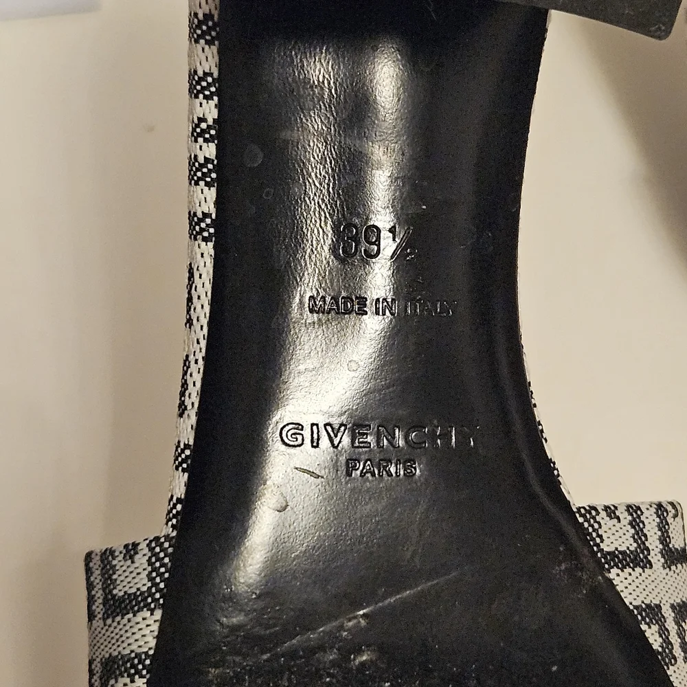 Givenchy Monogram Women's Heel Sandals - Picture 7 of 7